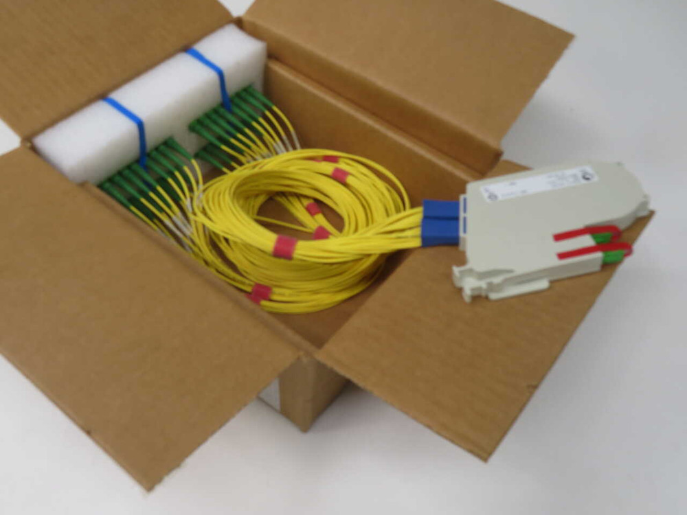 NIB COMMSCOPE OLS-MPP12A66 FIBER OPTIC MODULE WITH TWO SC/APC PORTS AND MPO-12 PIGTAIL LEADS, RACK-MOUNT CASSETTE TYPE FOR SALE