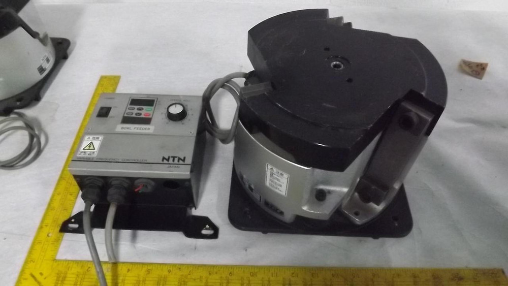 10" SANKI  K20 VIBRATORY BOWL FEEDER W/ NTN EC646 VARIABLE FREQ. CONTROLLER T21557