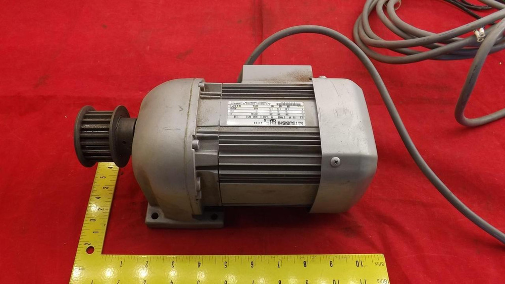 MITSUBISHI GM-S GEAR MOTOR 3 PHASE 200-220 VOLTS 1.30-1.15 AMP 100-120 RPM T21496
