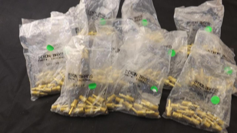 LOT OF 120 DIXON BRASS 1020304C VALVES (NEW IN 12 BAGS) T22552