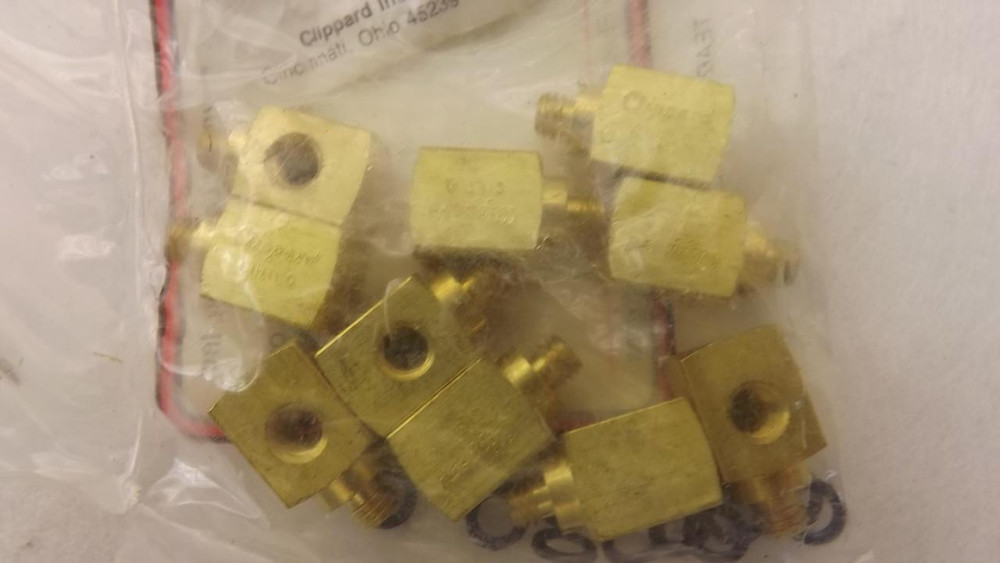 BAG OF 10 CLIPPARD 15002-3 T-FITTING BRASS 10/32INCH T22898