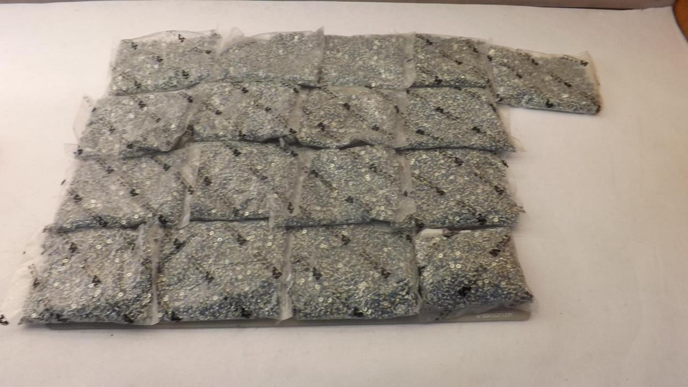 LOT OF 36000  2A2013900-03Y-G SIX-LOBE SCREWS T28718