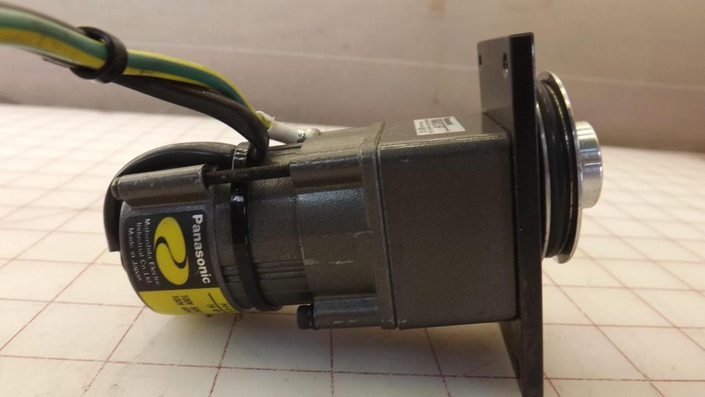 PANASONIC MATSUSHITA ELECTRIC M4RA1G4L M4GA12.5F GEAR MOTOR W/ GEAR HEAD T31327
