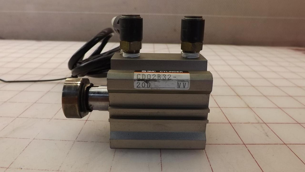 SMC CDQ2B32-20D CYLINDER T31721