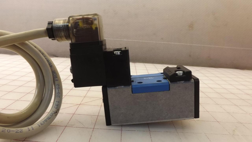 FESTO MN1H-5/2-D-1-C MSN1W-110 SOLENOID VALVE T32134