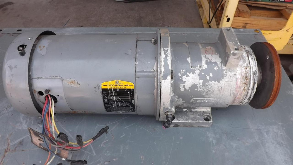BALDOR VM3613T 5 HP AC INDUSTRIAL MOTOR W/ TRANSMISSION FRAME 184TC