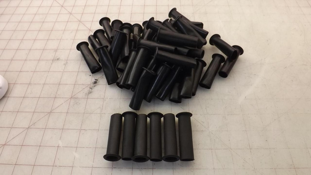 LOT OF 54 LEICK MS-3420-10 CIRCULAR RUBBER CABLE BUSHING T34331