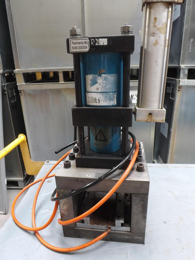 TABLE TOP INDUSTRIAL PNEUMATIC STAMPING PRESS