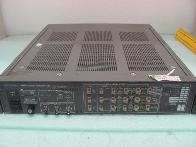 TEKTRONIX 1910 NTSC DIGITAL TEST SIGNAL GENERATOR T687