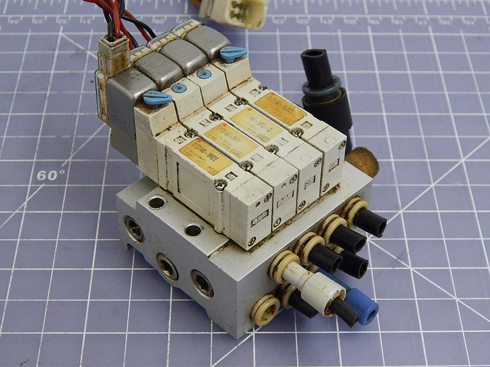 Lot of 4 SMC SY3140-5LOZE, SY3140-5FU-Q, SY3140-5FU, SY3140-5MZE Solenoid Valves w/ Manifold T100538 For Sale