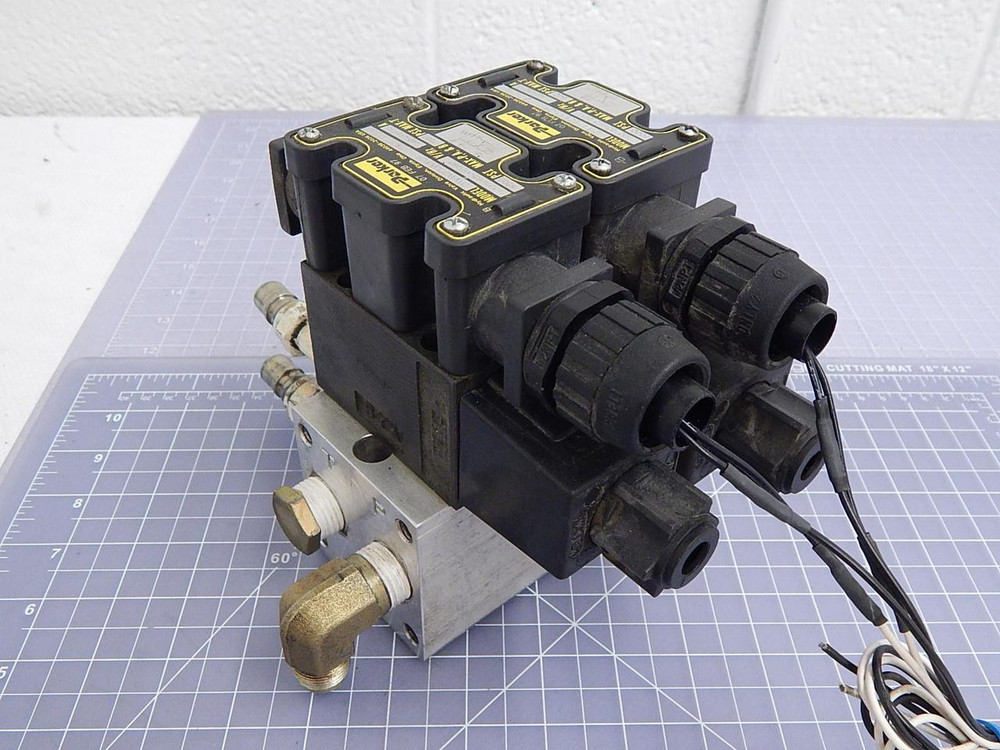 Lot of 2 Parker  D1VW20BNYCF 75 Hydraulic Valves w/ Manifold  For Sale