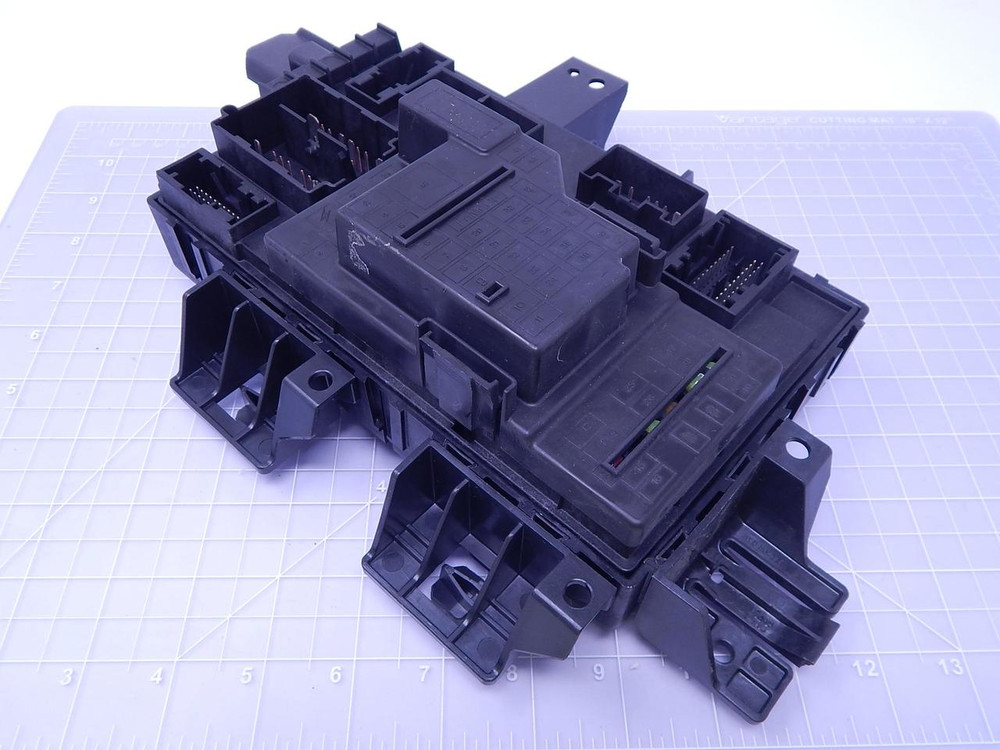 FoMoCo BA5T 14C442 AB Fuse Box T109294 For Sale