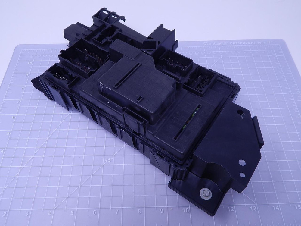 FoMoCo AC3T 14C442 BB Fuse Box T109295 For Sale