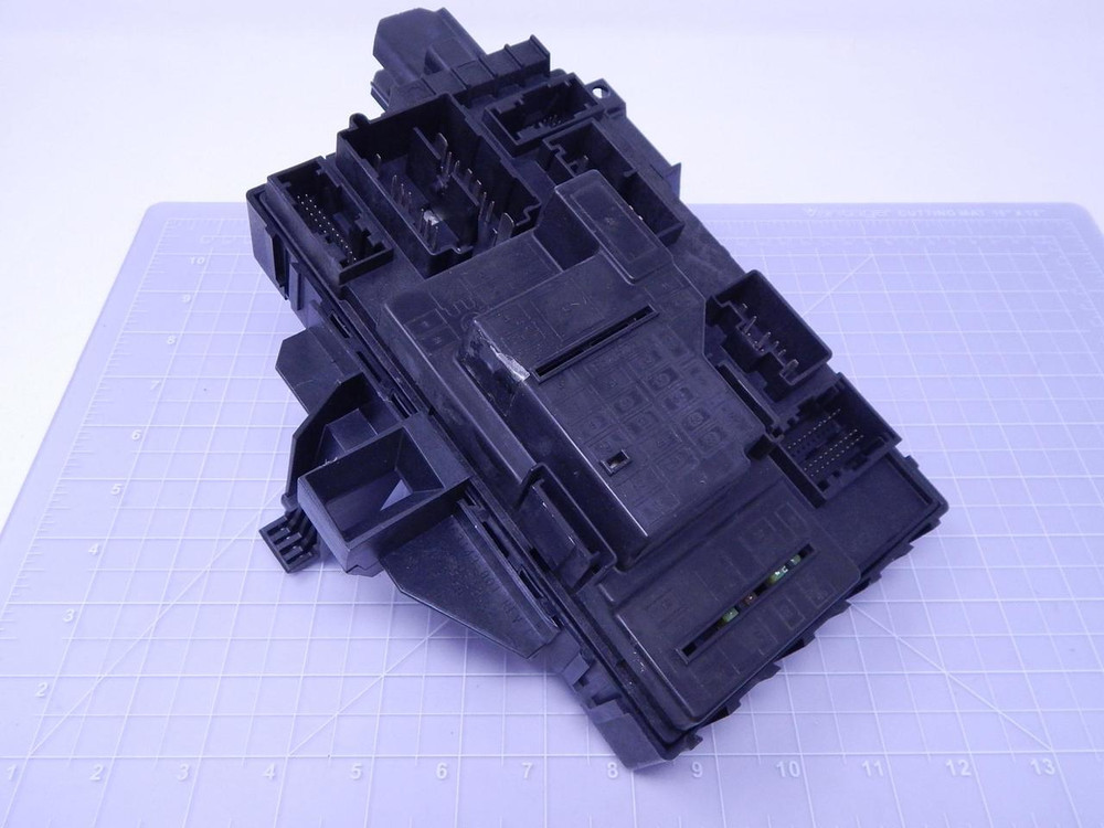 FoMoCo AL3T 14C442 BB Fuse Box T109299 For Sale