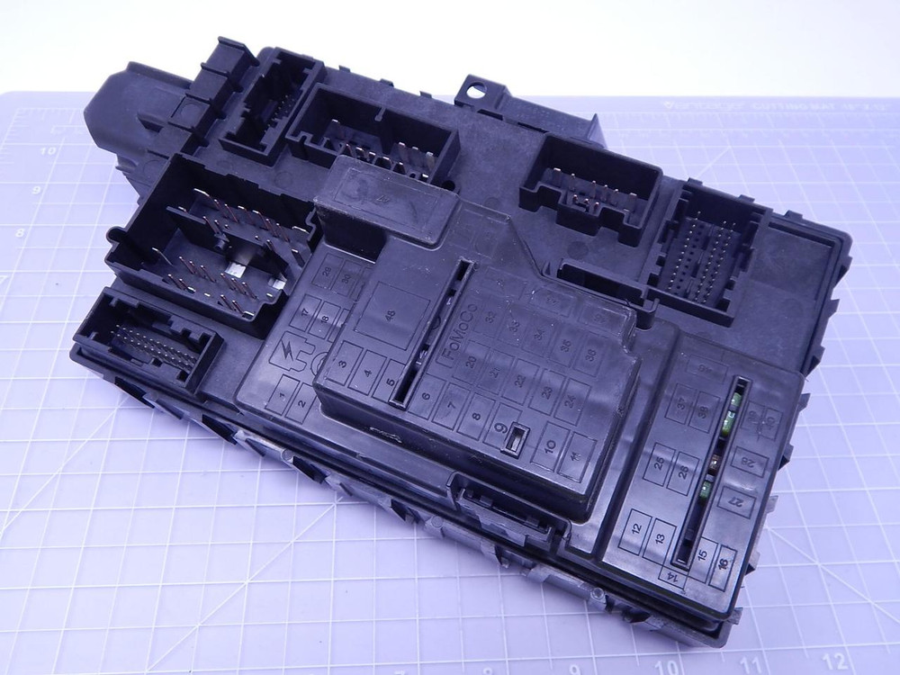 FoMoCo BL1T 14C442 AB Fuse Box T109300 For Sale