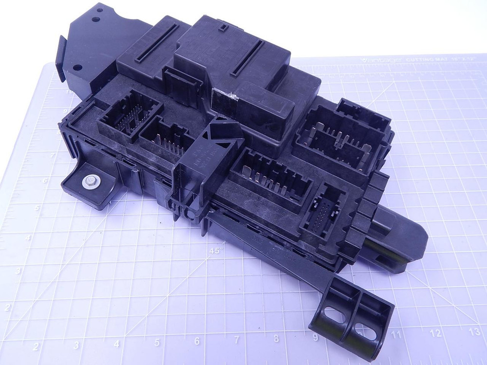 FoMoCo AC3T 14C442 BB Fuse Box T109309 For Sale