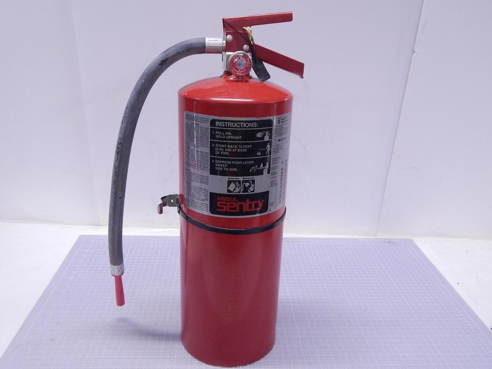 Ansul Sentry SY-2024 Fire Extinguisher Purple-K 20 Gallon T110811 For Sale