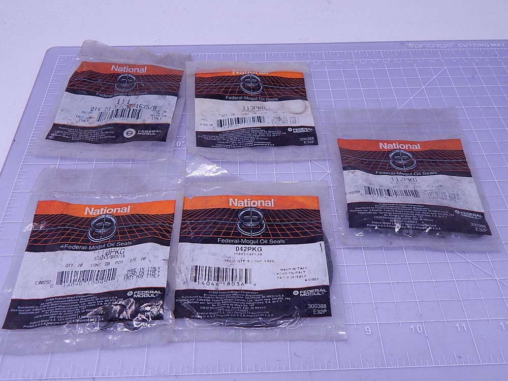 Lot of 5 Federal Mogul 110PKG Oil Seals T113968 For Sale