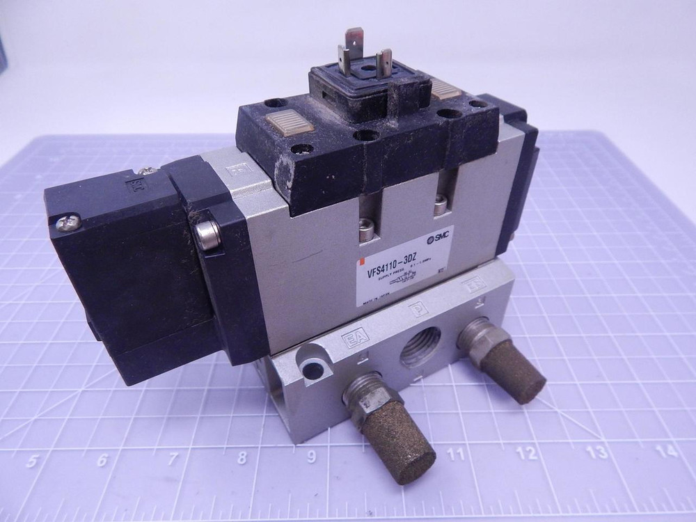 SMC VFS4110-3DZ Solenoid Valve w/ Manifold T117401 For Sale