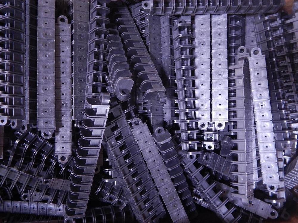 Lot of 260 Azmex Plastic Molding 386380212 SR BTS PC 12 MO MTG Connectors T118852 For Sale