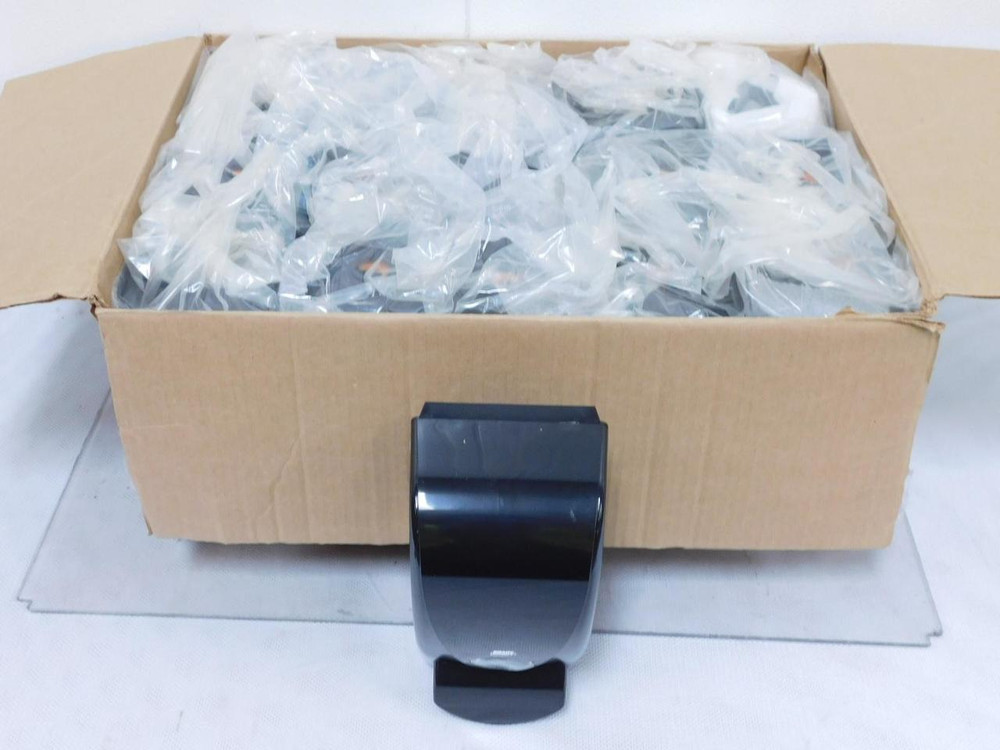 Lot of 15 Deb Dispensing 9304T 1 L Restyle Brady Black Dispenser T124789 For Sale