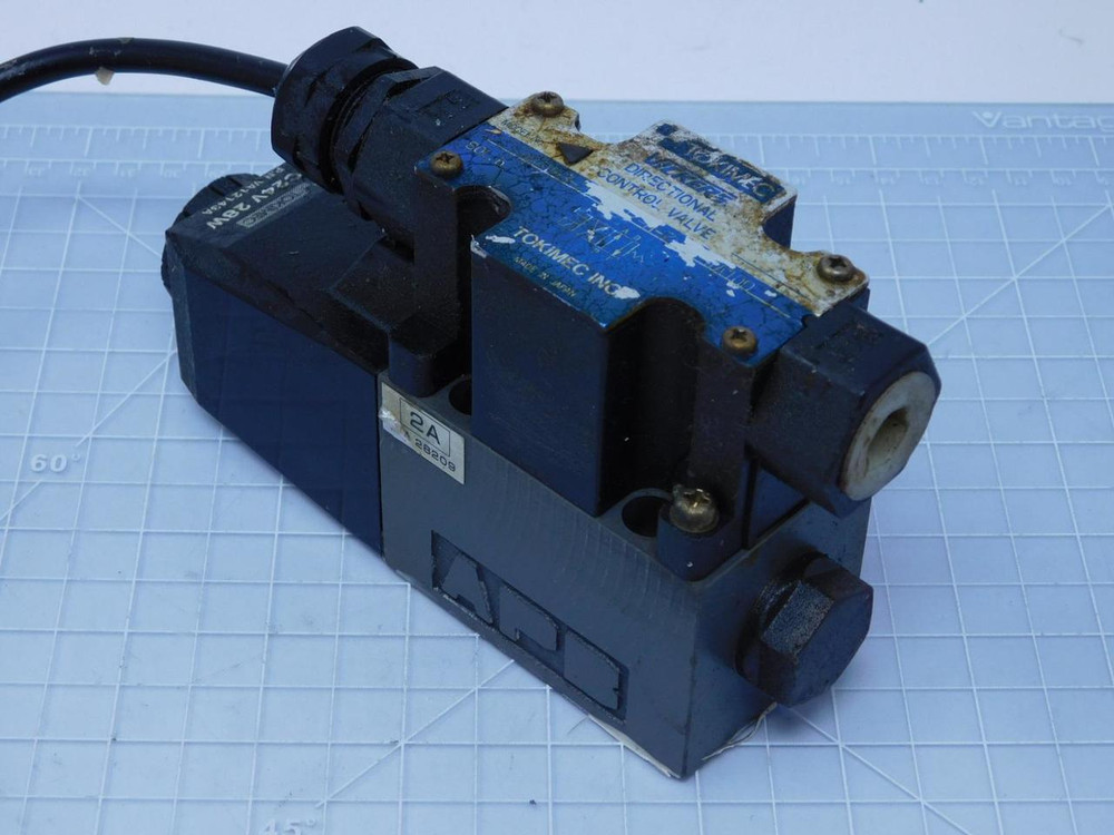 Vickers DG4V-3-2A-M-P7-H-7-50-JA100    Directional Control Valve For Sale
