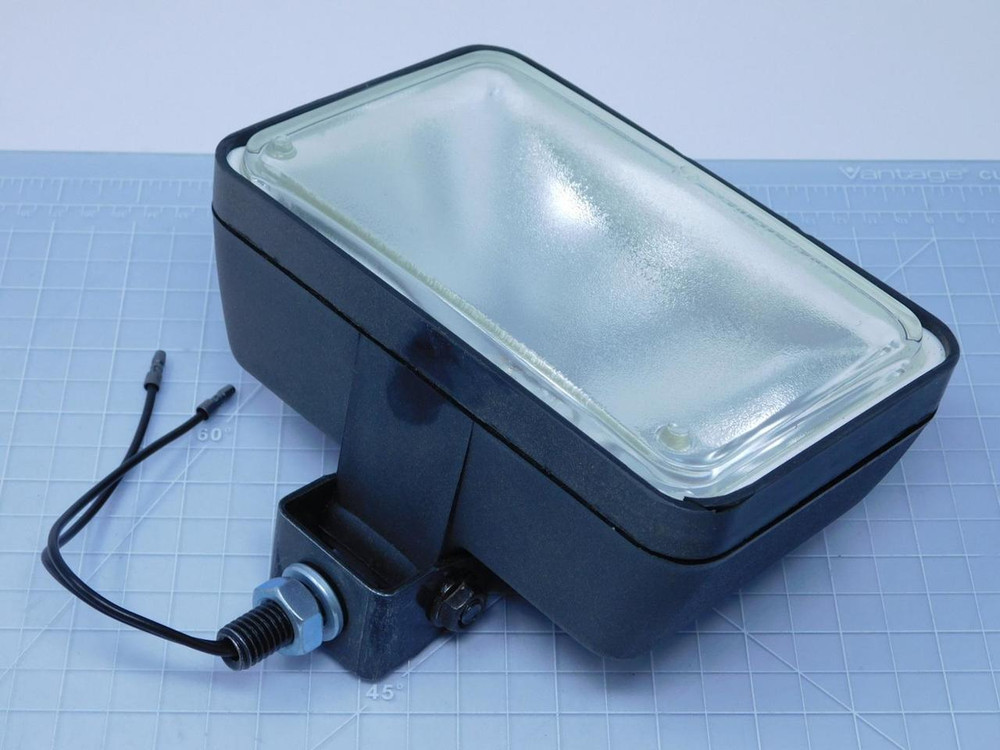 622-9473-001    Sealed Beam Head Lamp 24 V For Sale