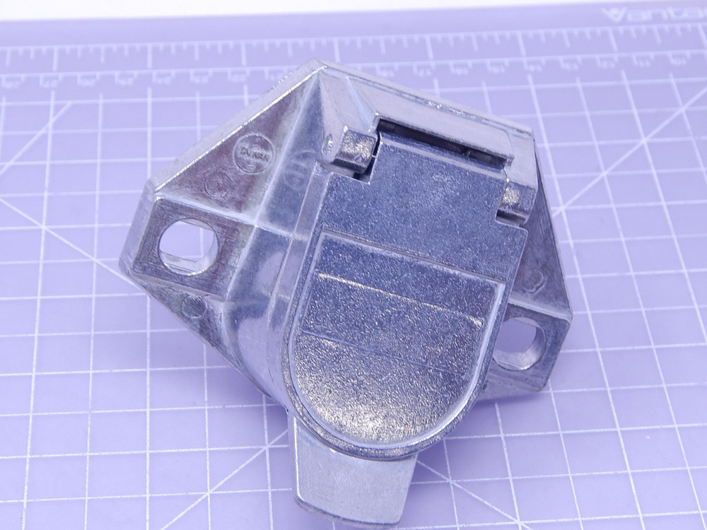 73735 108-6476-002   Trailer Plug 7 Pos 40 A For Sale