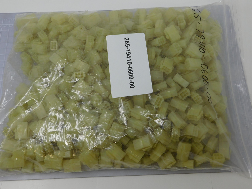 Lot of 500 AMP 17233-1    6 CKT Plug Housings For Sale