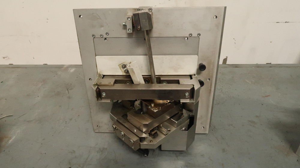 Komax Sumitomo     Cutting Mechanism for a Wire Stripper For Sale