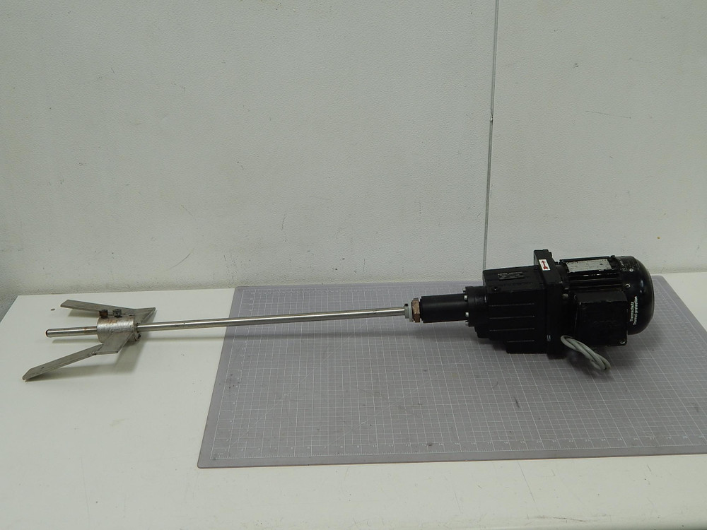 Lenze GST04-2 M VCR 071-13 MDXMA1M 071-13/DERA 071-13   Gear Motor w/ Mixer For Sale