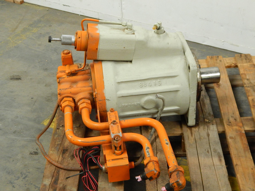 Shibaura UV25-502    Large Hydraulic Motor For Sale