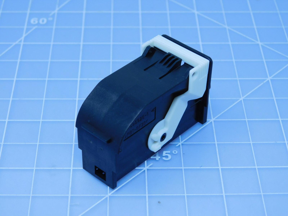 Lot of 500 Tyco 1-1355928-1  Automotive Connectors For Sale