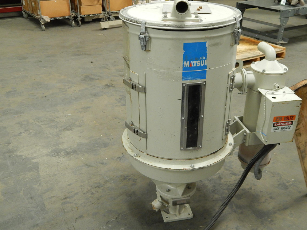 Matsui    Plastic Processing Hopper 2 ft x 12 in For Sale