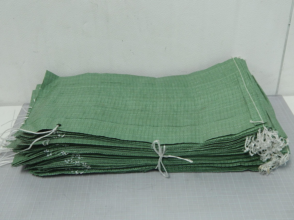 Lot of 100    Polypro Green Sand Bags 38 LBS Cap 2.8 FT For Sale