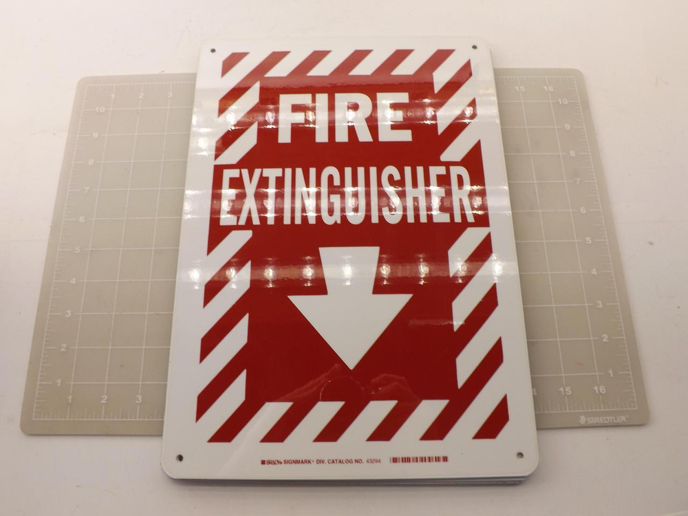 LOT OF 7 BRADY SIGNMARK 43294 1M038 FIRE EXTINGUISHER SIGNS