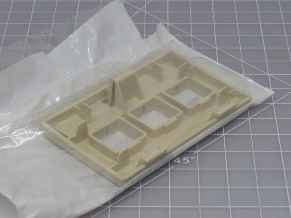 Lot of 25 Commscope 760045047 M13HM-246 Type Furniture Faceplate Ivory For Sale