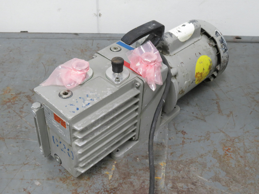 Leybold D4A  Vacuum Pump  1 1/2 HP For Sale