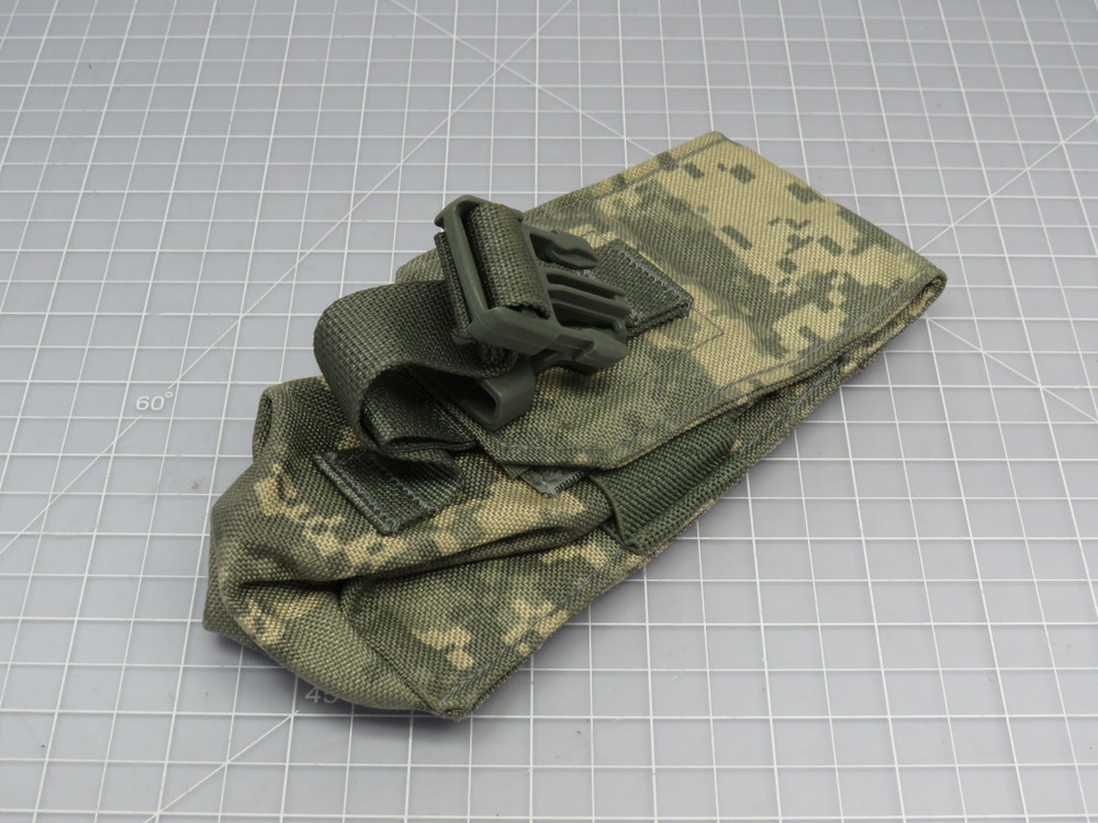 Lot of 8    Military Pouch Holder Tactical Flashlight Holster Tools Bag For Sale