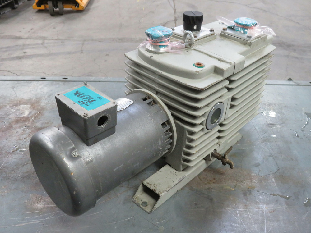 Trivac D30A 898043 Rotary Vane Vacuum Pump For Sale