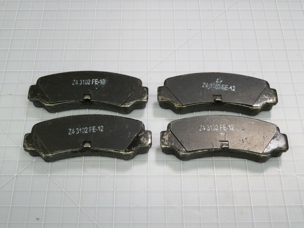 Lot of 4 Duralast D305  Brake Pads   For Sale