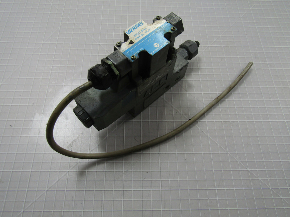 Vickers DG4V-3-2A-M-P7-H-7-50-JA100  Directional Control Valve  For Sale