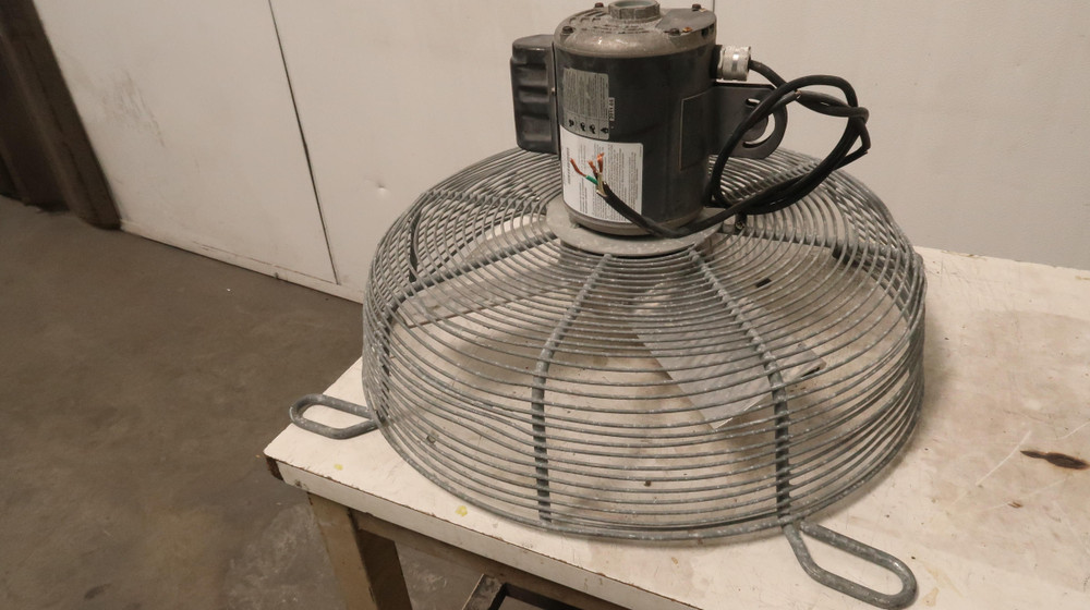 Dayton 1YNV2  20 In Industrial Cooling Fan w/out fan cover  For Sale