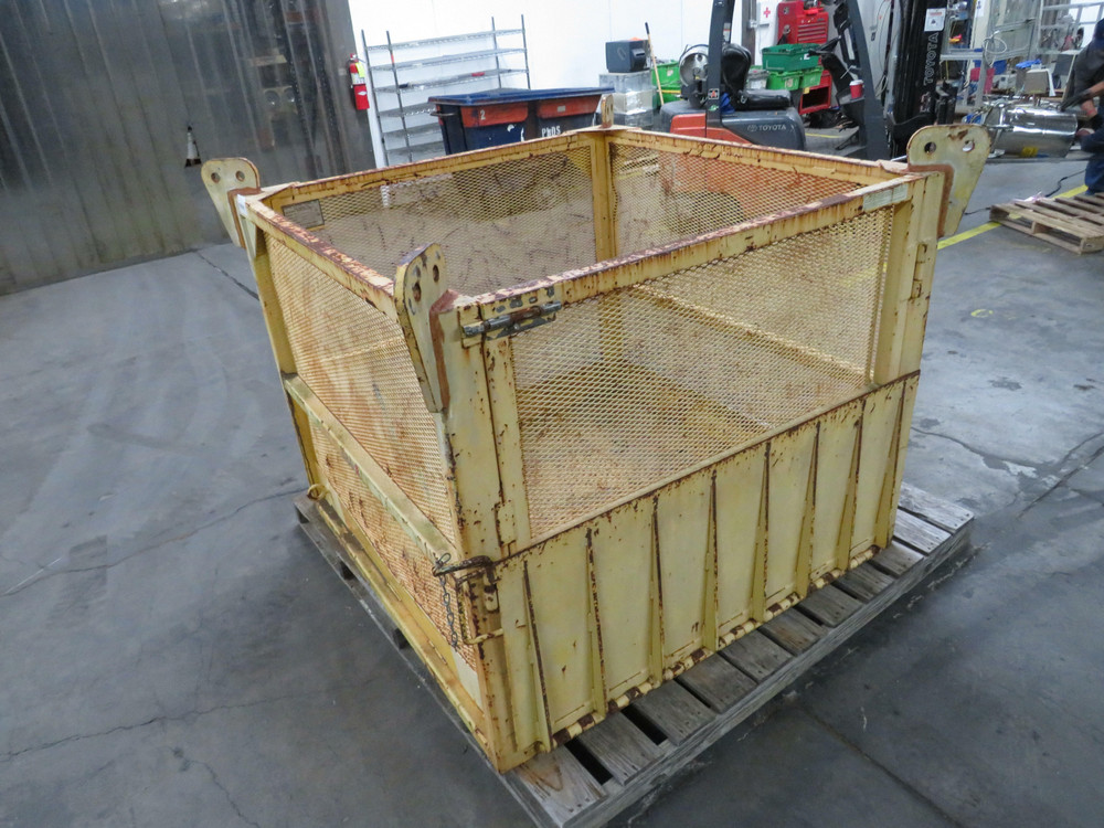 United States Crane SNP-60M  2500 Lbs Suspended Material Handling Box  For Sale