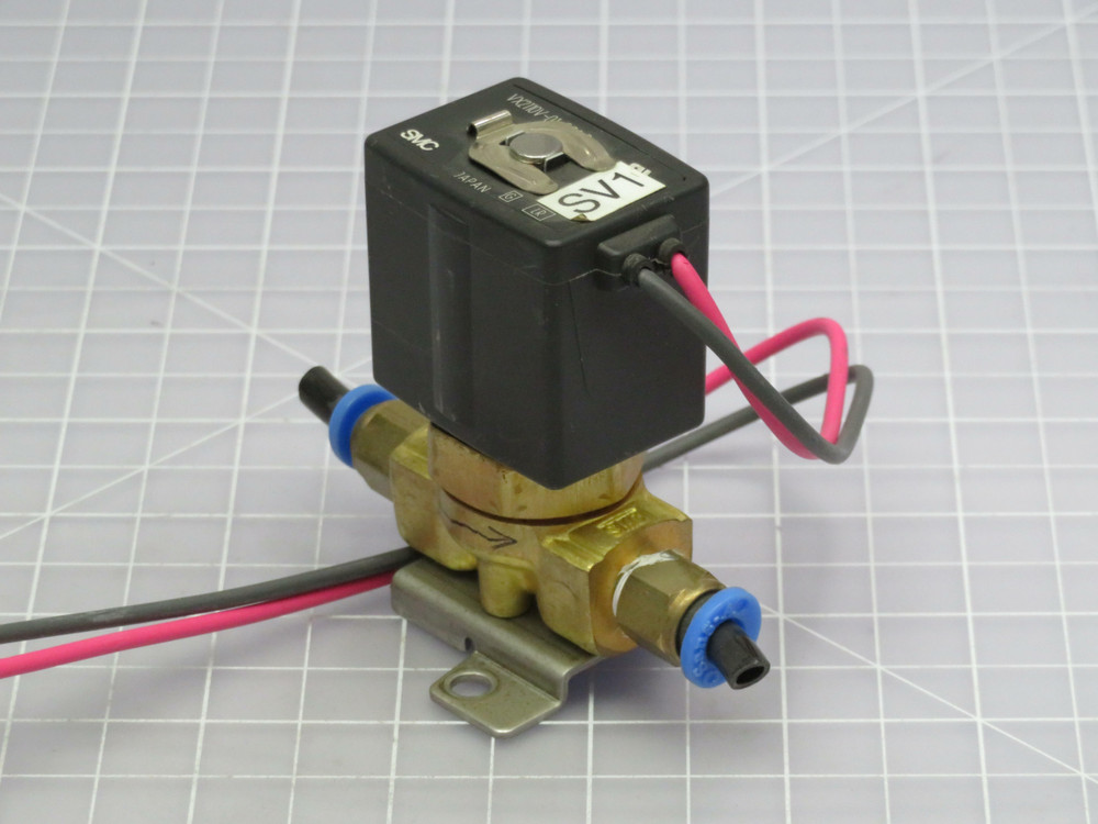Lot of 2 SMC VX2110V-01-5G1-B  Solenoid Valves   For Sale
