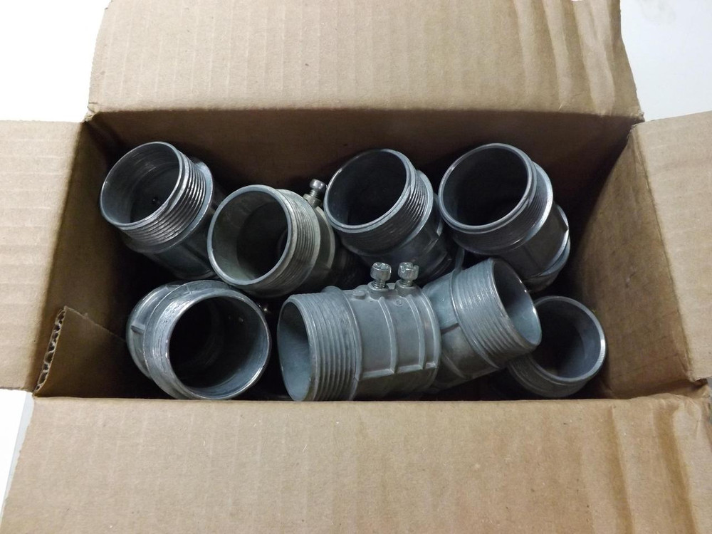 LOT OF 15 ARLINGTON 1 1/2" STRAIGHT CONDUIT CONNECTORS T51398