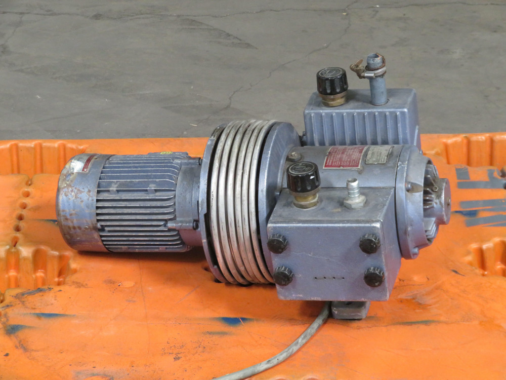 Rietschle CLFT 41 DV/01/  Vacuum Vane Pump 2.6 kW  For Sale