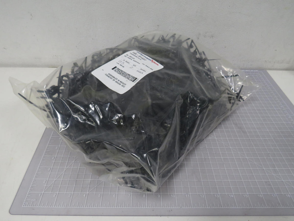 Lot of 500 Hellermann Tyton 156-01337  Fixing tie with pipe/tube holder, ÃÂ¨ÃÂÃÂ´2.0-35.0mm
  For Sale