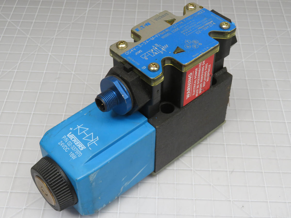 Vickers 02-337970 DG4V-3-2A-M-FPM4WL-D7-HL7-60-EN623 Hydraulic Directional Valve 24VDC 18W/ Solenoid Valve 350bar  For Sale