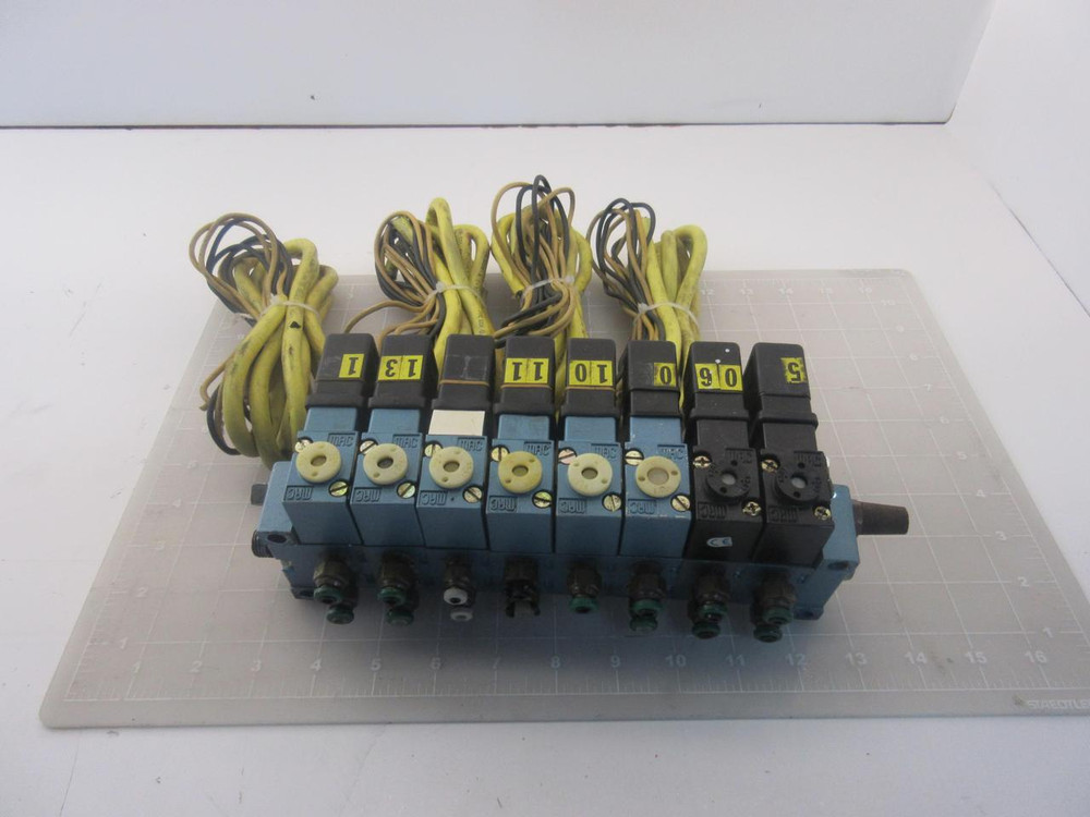LOT OF 8 MAC 613B-11-111JB SOLENOID VALVES W/ MANIFOLD ASSEMBLY T52957